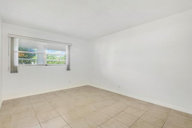 541 Saxony L, Delray Beach, FL 33446