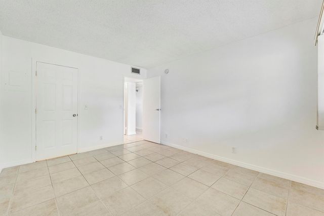 541 Saxony L, Delray Beach, FL 33446