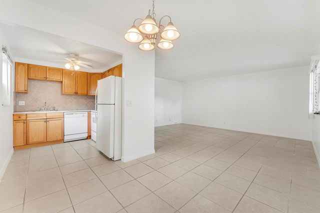 541 Saxony L, Delray Beach, FL 33446