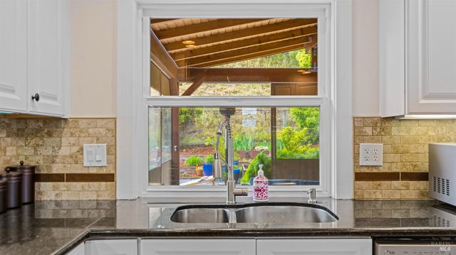 280 Devon Dr, San Rafael, CA 94903