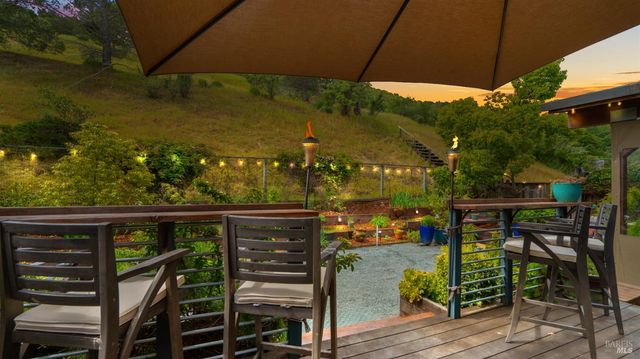 280 Devon Dr, San Rafael, CA 94903