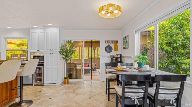 280 Devon Dr, San Rafael, CA 94903