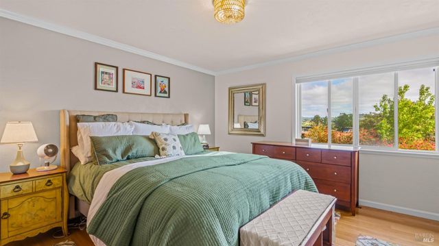 280 Devon Dr, San Rafael, CA 94903