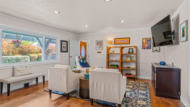 280 Devon Dr, San Rafael, CA 94903