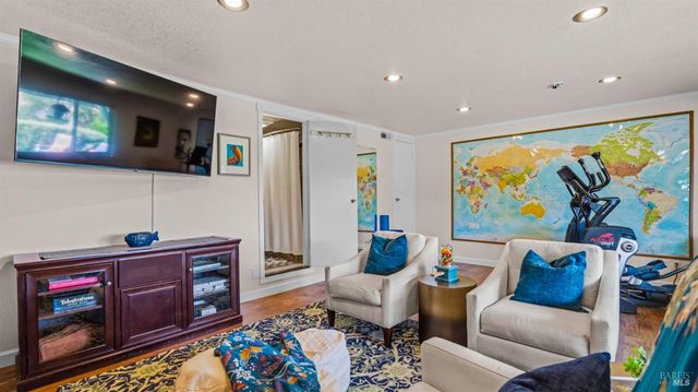 280 Devon Dr, San Rafael, CA 94903