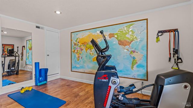 280 Devon Dr, San Rafael, CA 94903