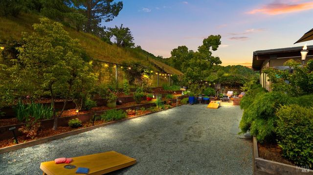 280 Devon Dr, San Rafael, CA 94903