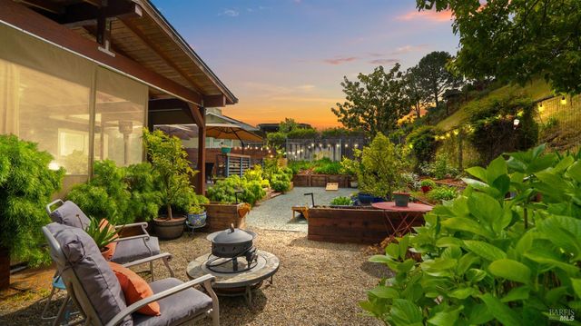 280 Devon Dr, San Rafael, CA 94903