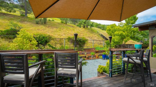 280 Devon Dr, San Rafael, CA 94903