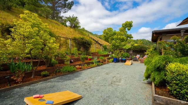 280 Devon Dr, San Rafael, CA 94903