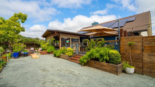 280 Devon Dr, San Rafael, CA 94903