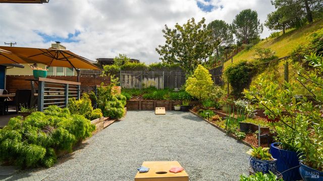 280 Devon Dr, San Rafael, CA 94903