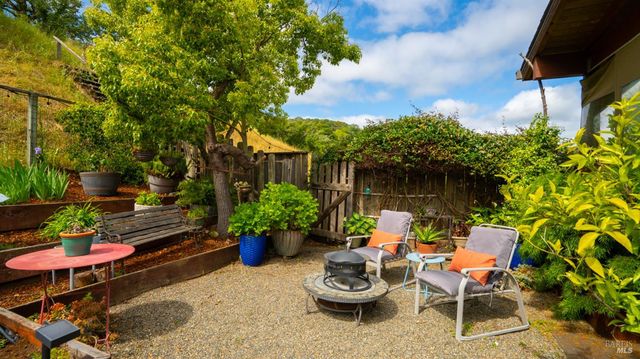 280 Devon Dr, San Rafael, CA 94903