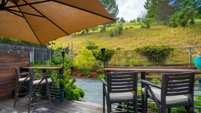 280 Devon Dr, San Rafael, CA 94903