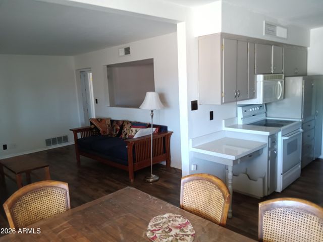 5517 E BOISE Street, Mesa, AZ 85205