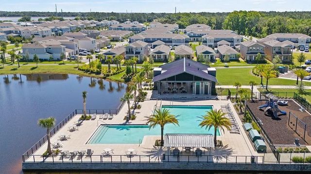 828 AUBEY LANE, Debary, FL 32713