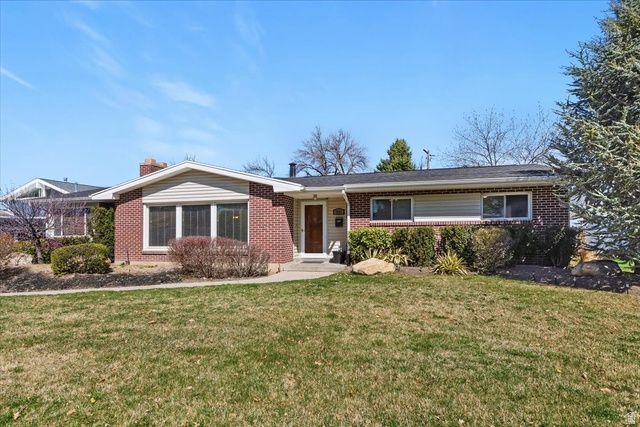 1541 E LONE PEAK DR, Holladay, UT 84117