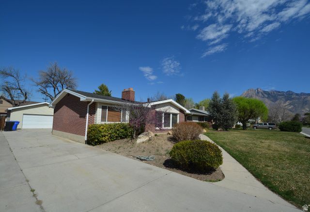 1541 E LONE PEAK DR, Holladay, UT 84117