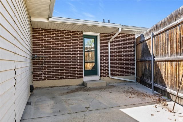 1541 E LONE PEAK DR, Holladay, UT 84117