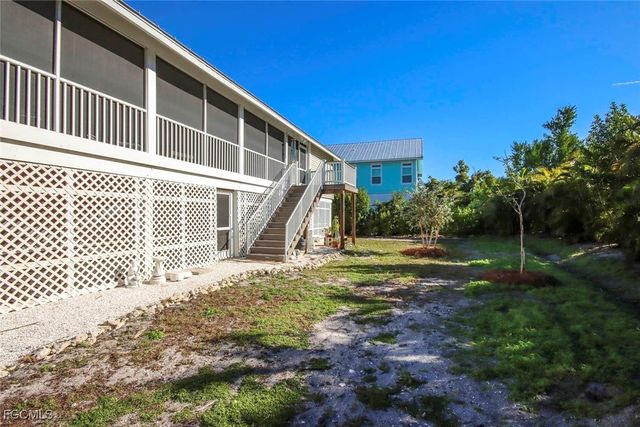 1890 Farm TRL, Sanibel, FL 33957