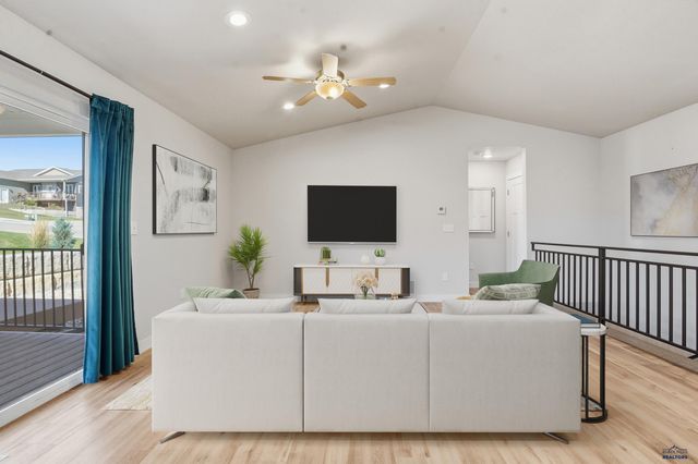 627 COPPERFIELD DR, Rapid City, SD 57703