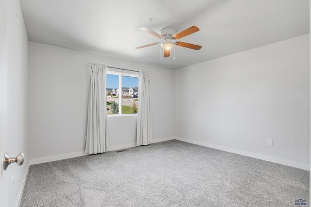 627 COPPERFIELD DR, Rapid City, SD 57703