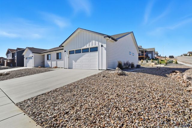 627 COPPERFIELD DR, Rapid City, SD 57703
