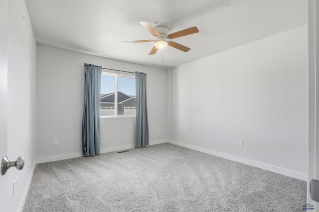 627 COPPERFIELD DR, Rapid City, SD 57703