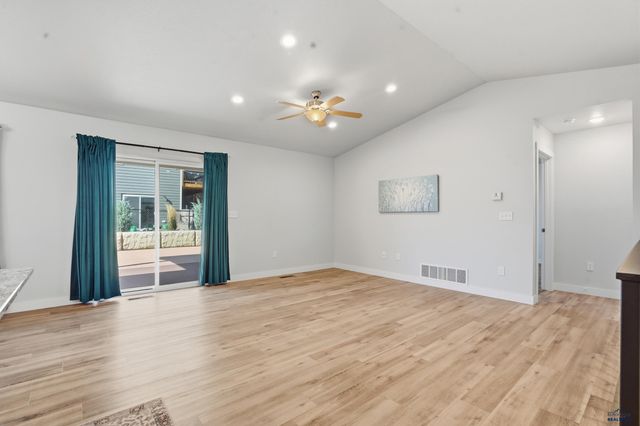 627 COPPERFIELD DR, Rapid City, SD 57703