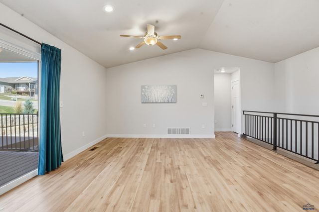 627 COPPERFIELD DR, Rapid City, SD 57703