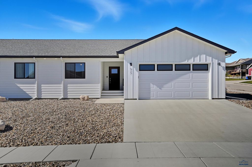 627 COPPERFIELD DR, Rapid City, SD 57703