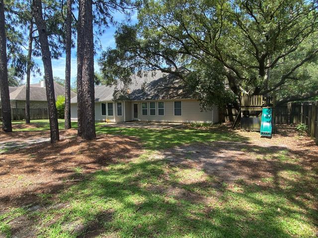 64 Hampton Circle, Niceville, FL 32578