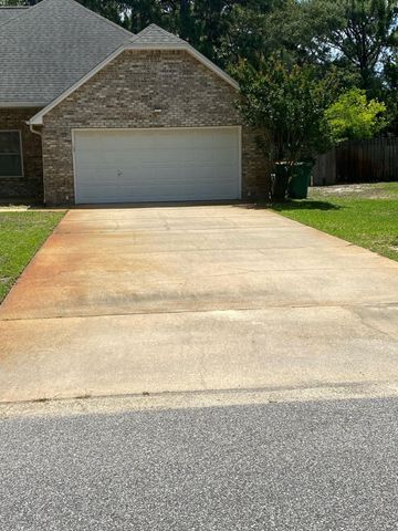 64 Hampton Circle, Niceville, FL 32578
