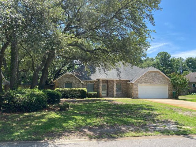 64 Hampton Circle, Niceville, FL 32578