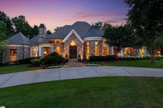 624 Brixton Circle, Simpsonville, SC 29681