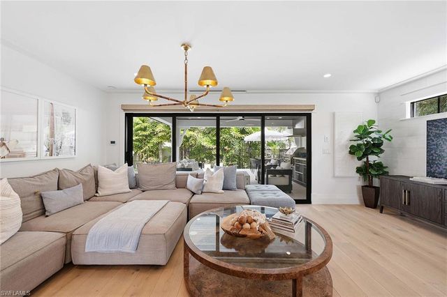 1355 4th ST S, Naples, FL 34102