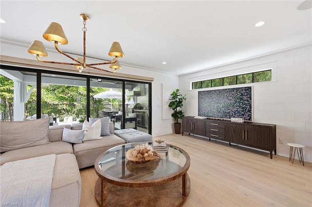 1355 4th ST S, Naples, FL 34102