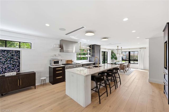 1355 4th ST S, Naples, FL 34102