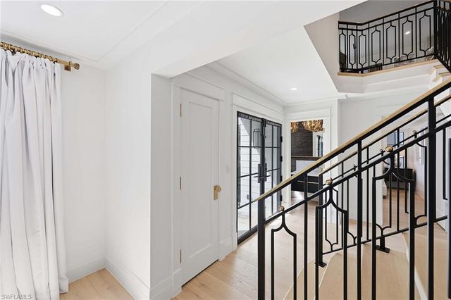 1355 4th ST S, Naples, FL 34102