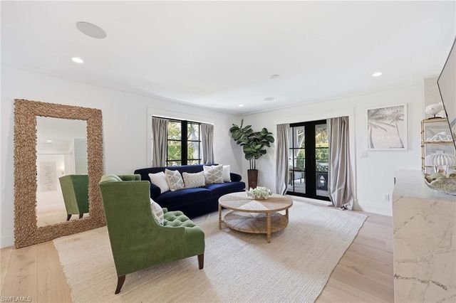 1355 4th ST S, Naples, FL 34102