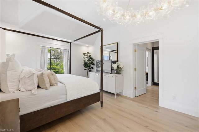 1355 4th ST S, Naples, FL 34102