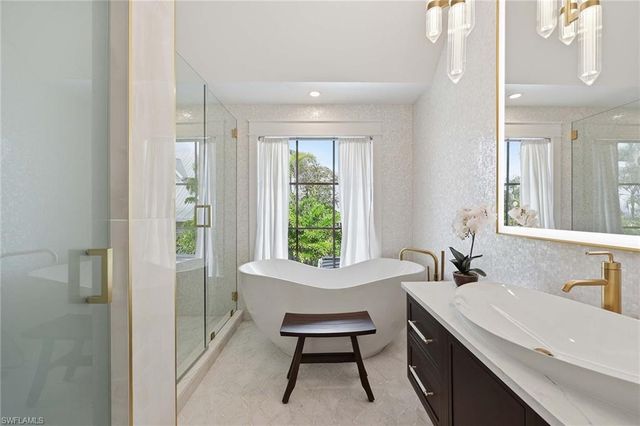 1355 4th ST S, Naples, FL 34102