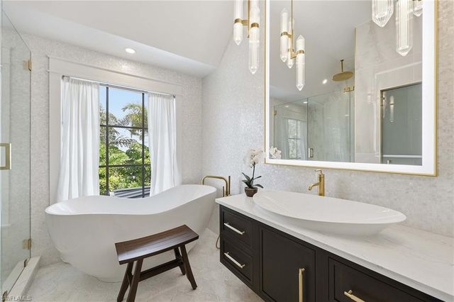 1355 4th ST S, Naples, FL 34102