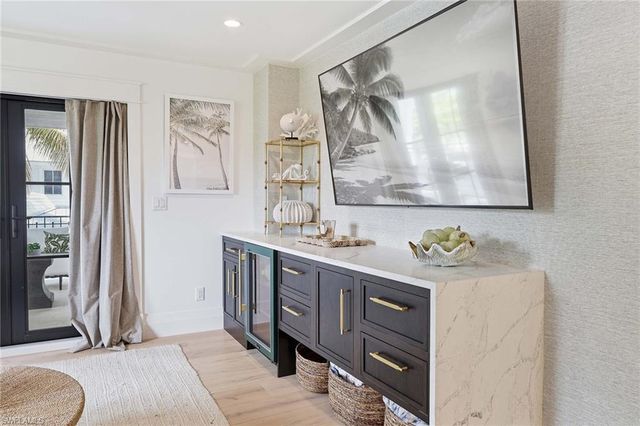 1355 4th ST S, Naples, FL 34102