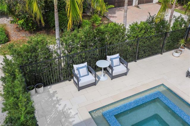 1355 4th ST S, Naples, FL 34102