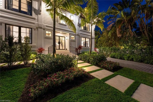 1355 4th ST S, Naples, FL 34102