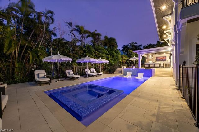 1355 4th ST S, Naples, FL 34102