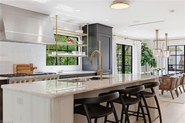 1355 4th ST S, Naples, FL 34102