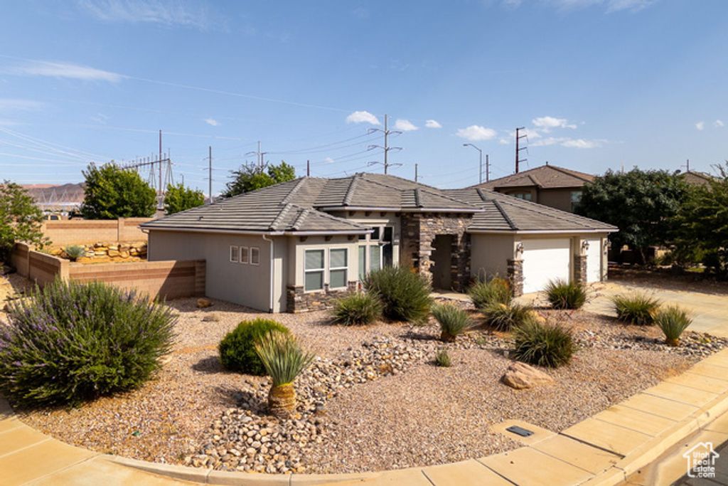 Image 2 of property listing at 1149 S 2970 E, St. George, UT 84790