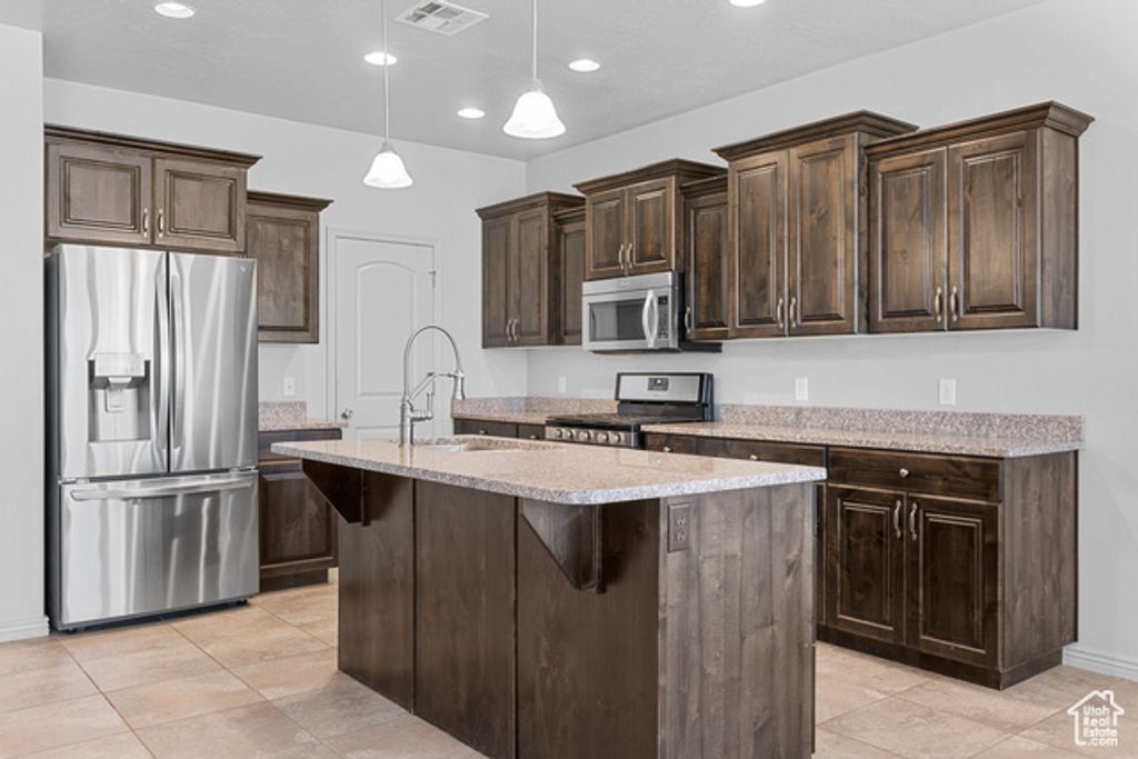 Image 12 of property listing at 1149 S 2970 E, St. George, UT 84790